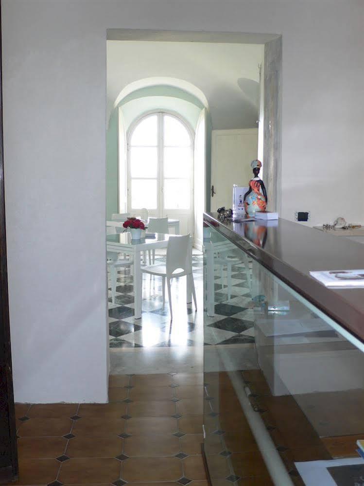 Dimora Castello Dei Conti Bed & Breakfast Trinita  Exterior photo